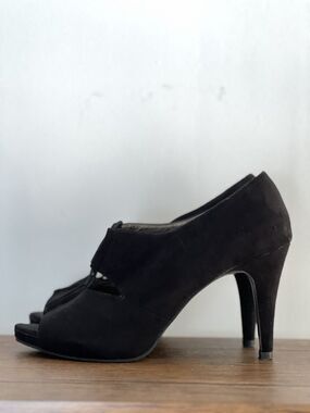 Moda Spana Women’s Sz 9 Black Suede Heel Bootie Pump